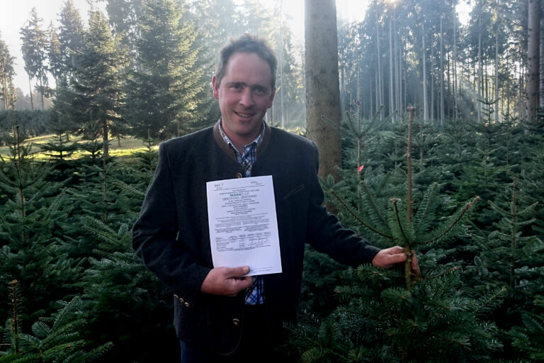 Tannenhof Oberweilbach_Stefan Spennesberger mit GLOBALG.A.P. Zertifikat_